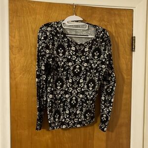 Women’s medium Croft & Barrow the classic tee, 100% cotton.